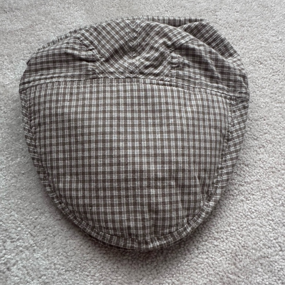 Black Rivet Checkered Cap